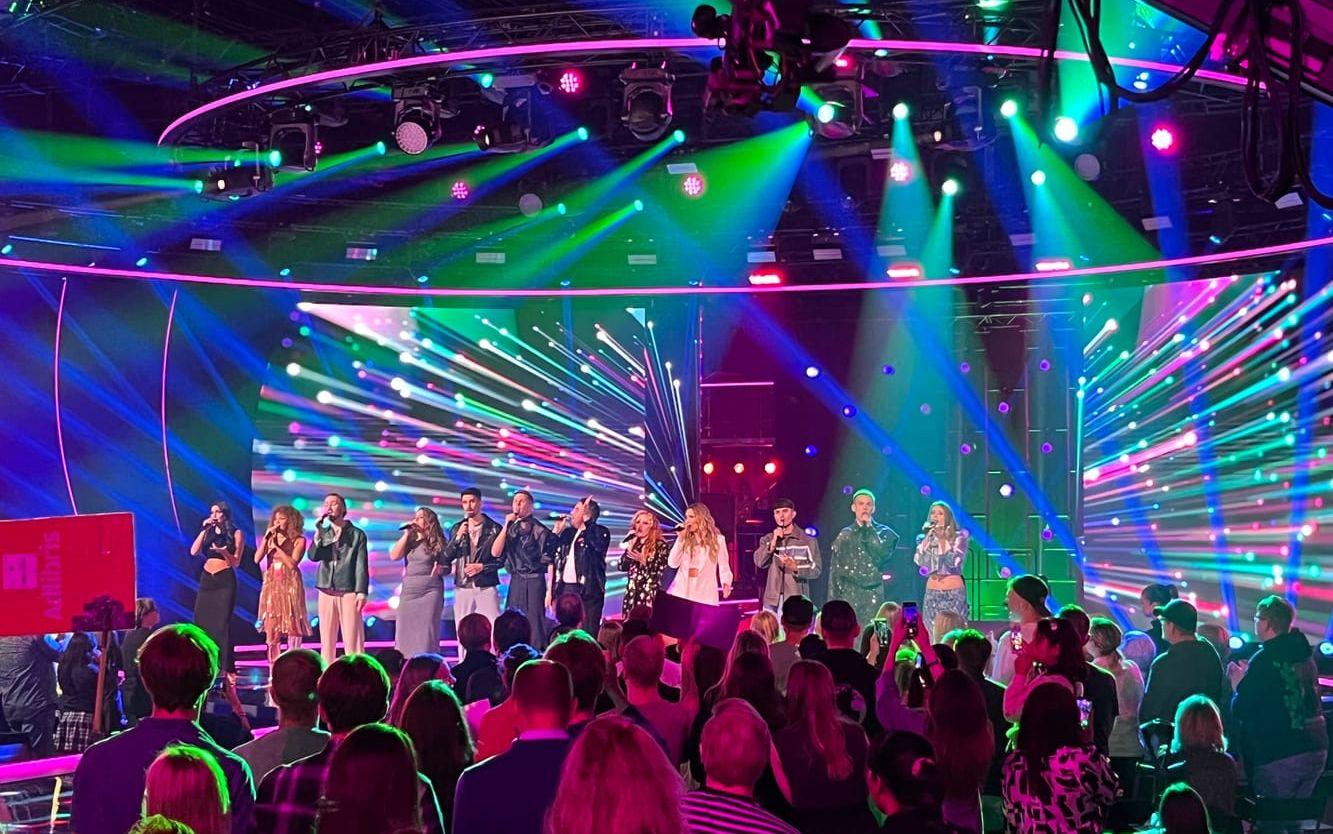 Mark-Posten på plats i Idolstudion.