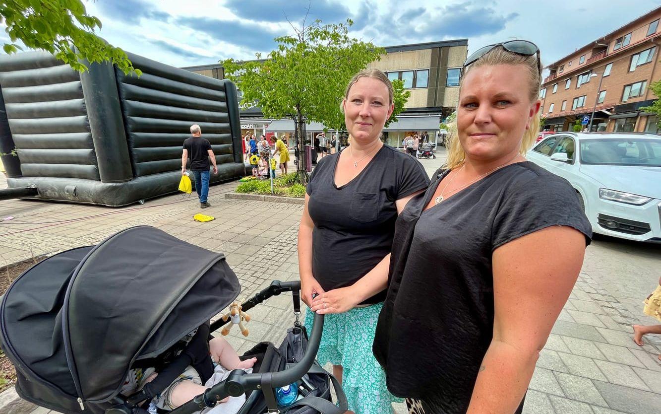 Vännerna Vanja Bergström och Emelie Sjölin. 