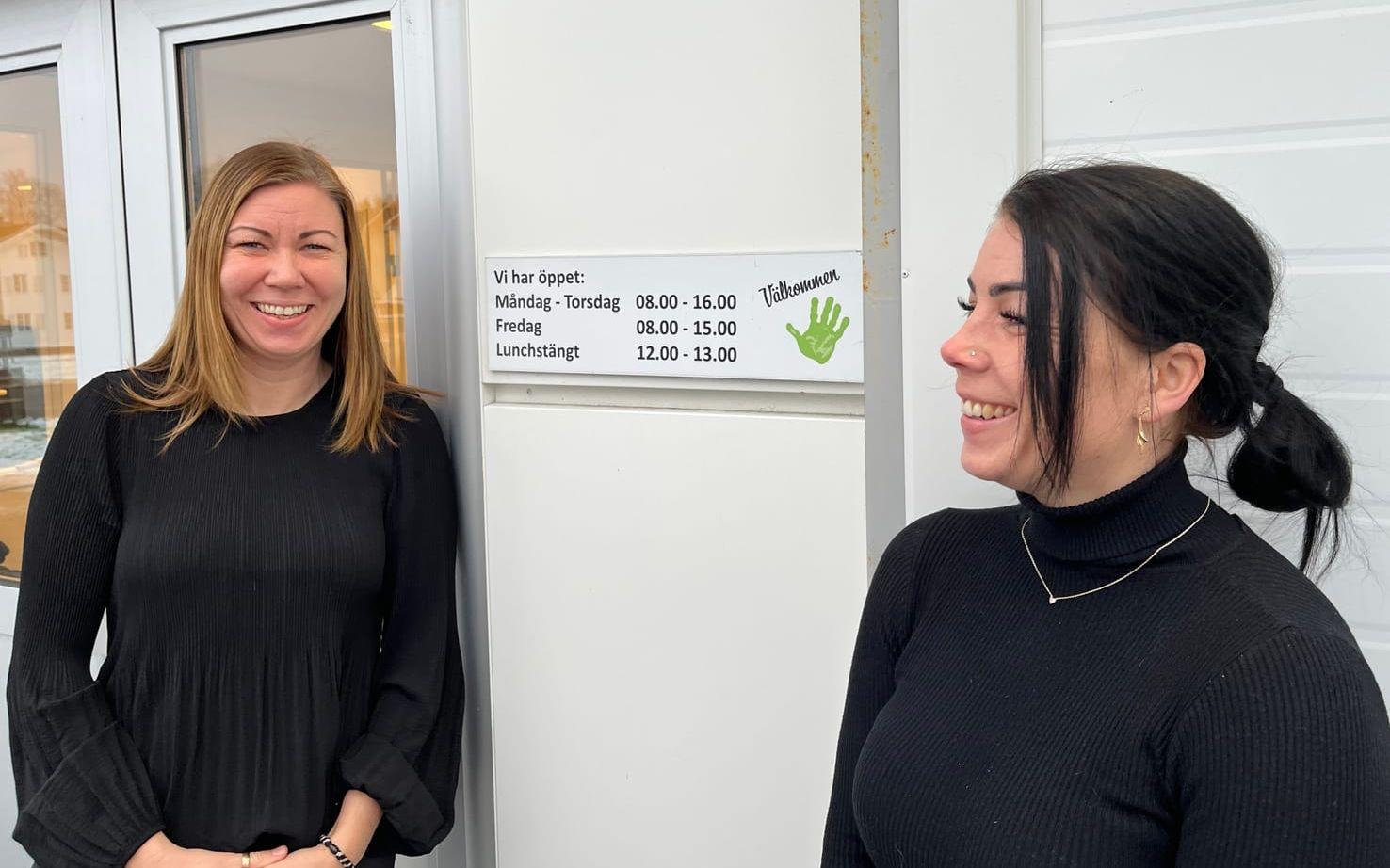 VD Matilda Svensson  och administratören Emilie Torell på Handen assistans värnar lokala samarbeten.