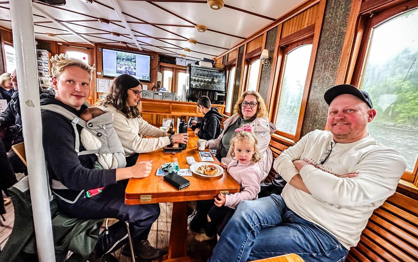 Familjen Krantz och Svensson åker med för första gången. ”Man blir hemmablind.”