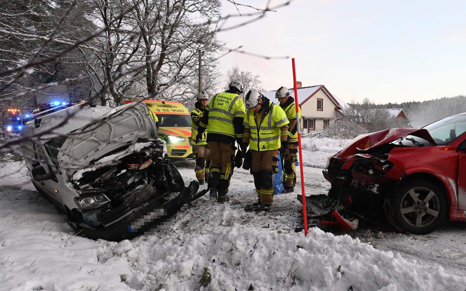 Under måndagsmorgonen inträffade en frontalkrock mellan Örby och Kinna.